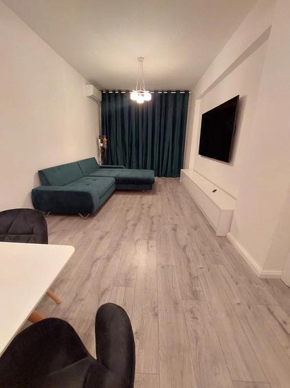 Apartament cu 2 camere decomandat în Titan