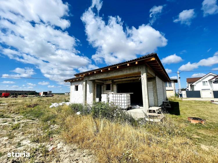 Casă cu 4 camere cu Teren 500 Mp în Cihei