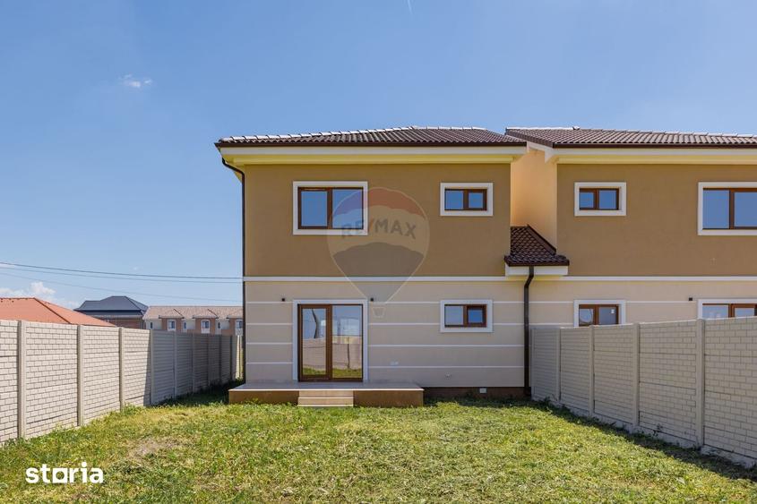 Casă cu 4 camere cu Teren 400 Mp în Vladimirescu