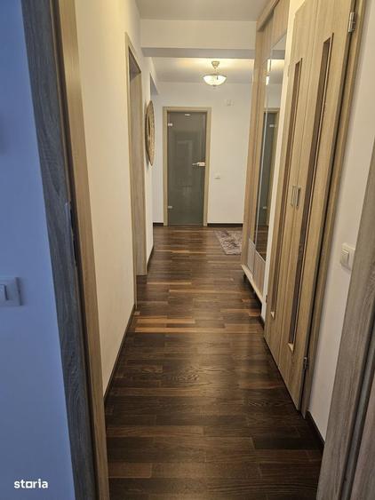 Apartament cu 3 camere în Tractorul