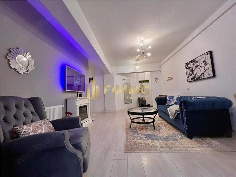 Apartament cu 3 camere semidecomandat în Periferie
