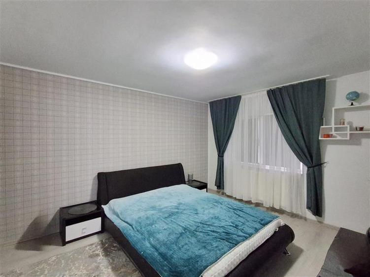Casă cu 5 camere cu Teren 646 Mp în Aeroport