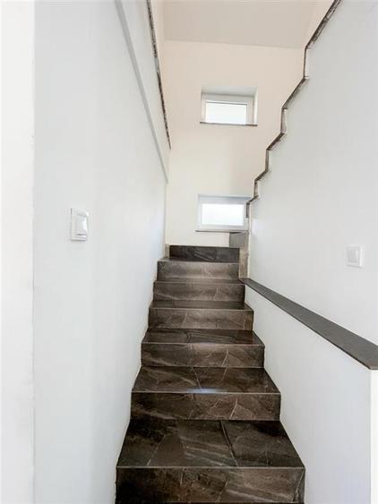 Casă cu 4 camere cu Teren 300 Mp în Cihei