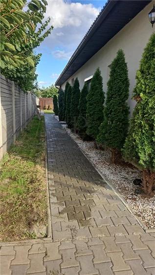 Casă cu 3 camere cu Teren 380 Mp în Dumbrăvița