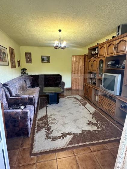 Apartament cu 4 camere decomandat în Central
