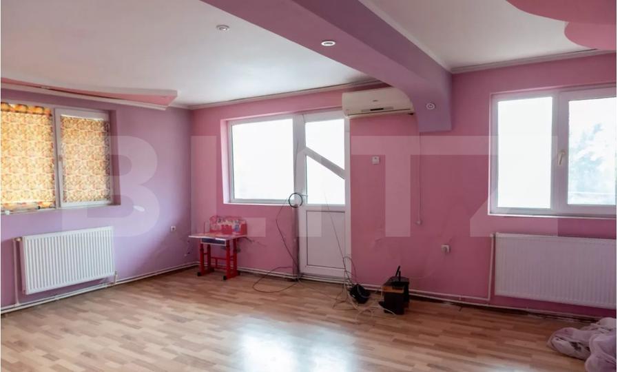 Casă individuală cu 5 camere cu Garaj în Micro 14