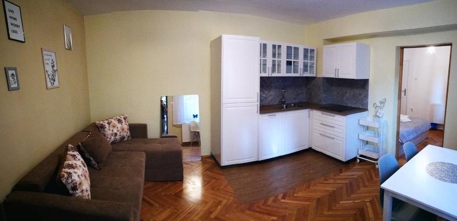 Apartament cu 2 camere decomandat în Central — fotografia 3