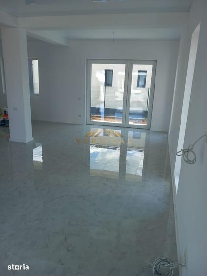 Apartament cu 3 camere în Berceni