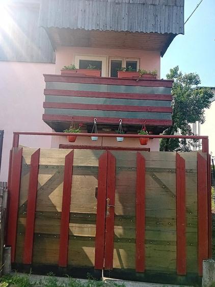Casă cu 4 camere cu Teren 80 Mp în Rădăuți