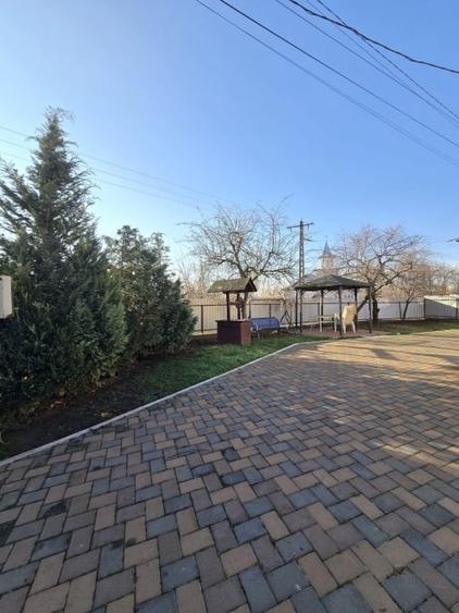 Casă individuală cu 4 camere cu Canalizare în Siretu (Săucești)