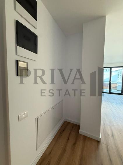 Apartament cu 3 camere semidecomandat în Torontalului
