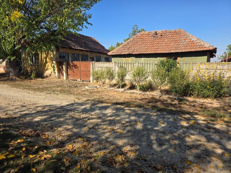 Casă cu 3 camere în Chișirid