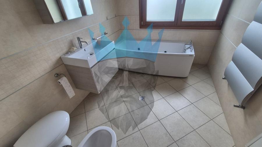 Duplex cu 5 camere cu Piscina în Voluntari