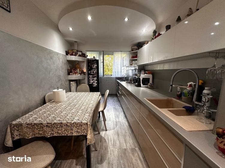 Apartament cu 3 camere decomandat în Berceni