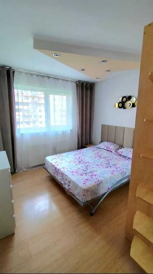 Apartament cu 2 camere decomandat în Republicii