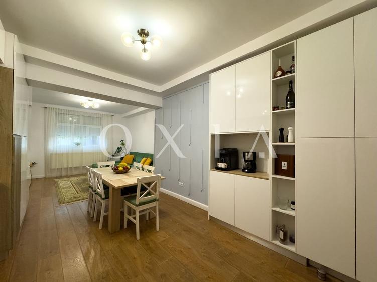 Casă individuală cu 7 camere cu Canalizare în Rogerius