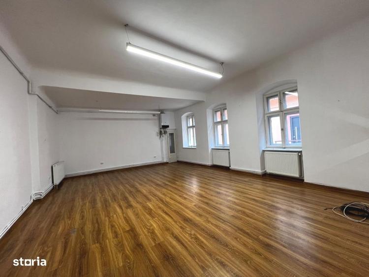 Spațiu comercial, de 60 mp, în Central
