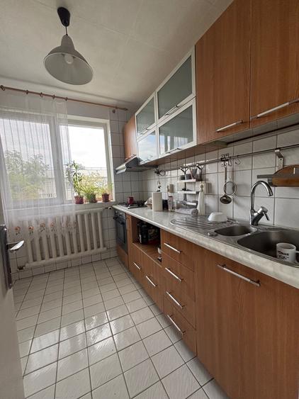 Apartament cu 3 camere semidecomandat în Cotroceni