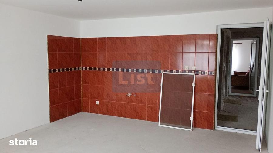Casă cu 4 camere decomandat cu Teren 500 Mp în Șendreni