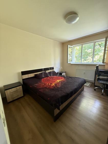 Apartament cu 4 camere semidecomandat, mobilat în Drumul Taberei
