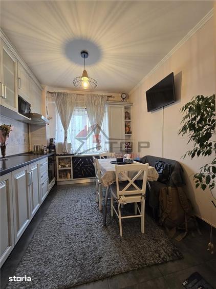 Apartament cu 3 camere decomandat în Mircea cel Bătrân