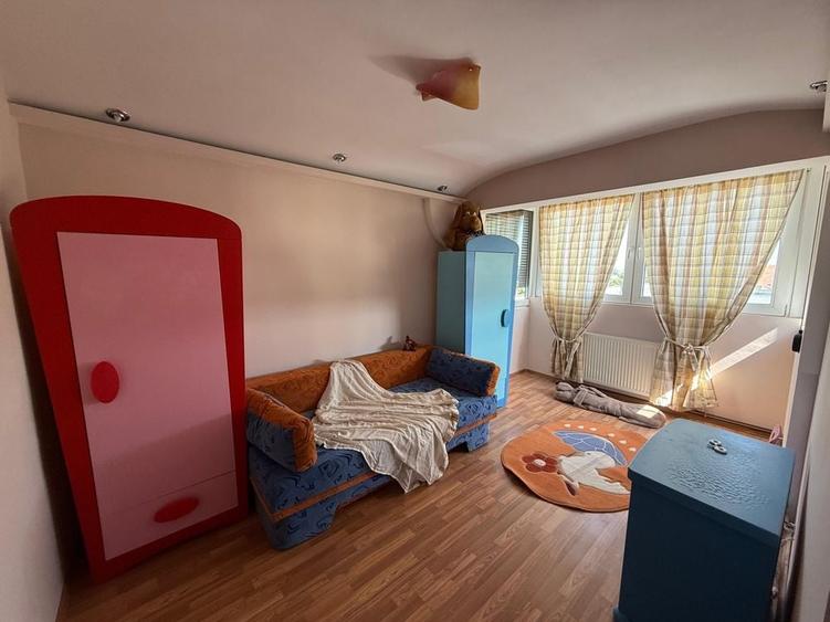 Apartament cu 3 camere decomandat în Ultracentral