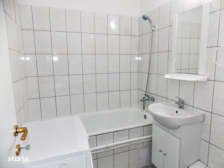 Garsonieră semidecomandată în Titan