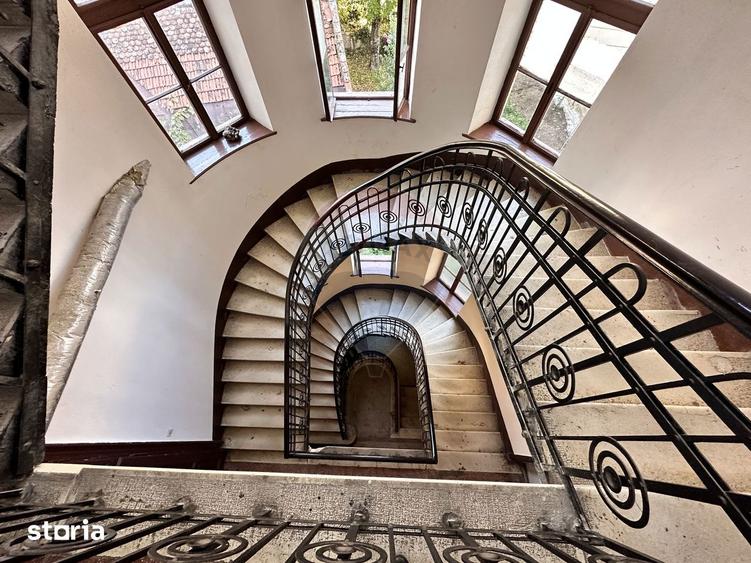 Apartament cu 4 camere, mobilat în Central