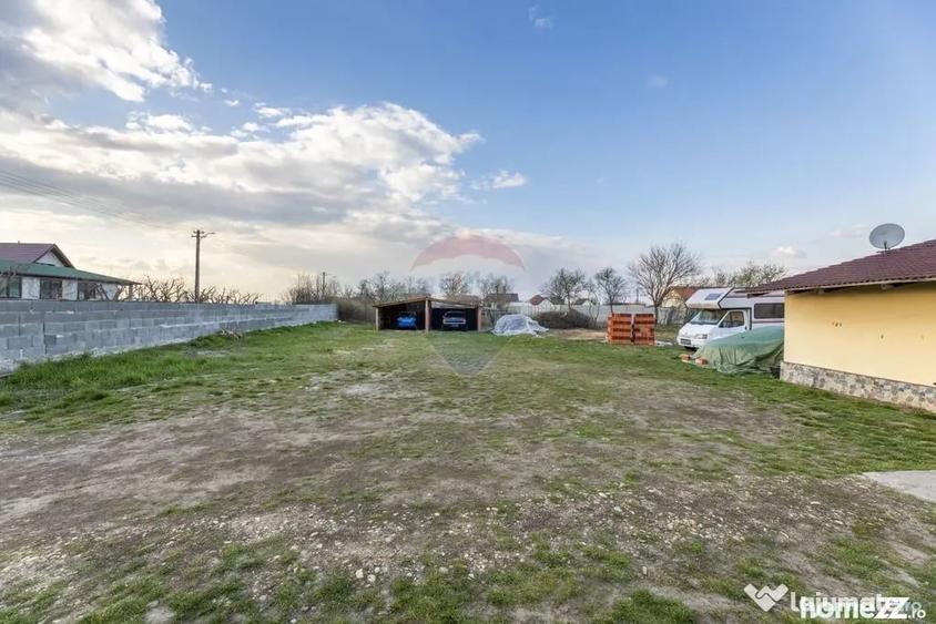 Casă cu 4 camere cu Teren 2056 Mp în Iratoșu