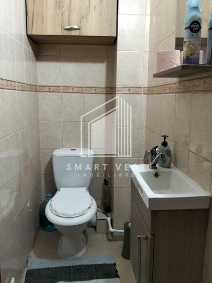 Apartament cu 3 camere semidecomandat, mobilat în Micro 16