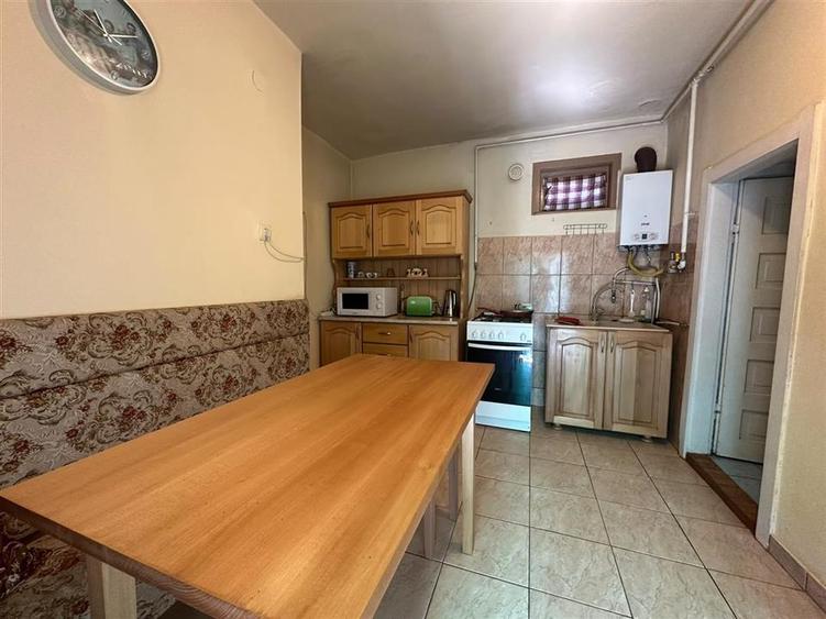 Casă cu 3 camere cu Teren 463 Mp în Exterior Est