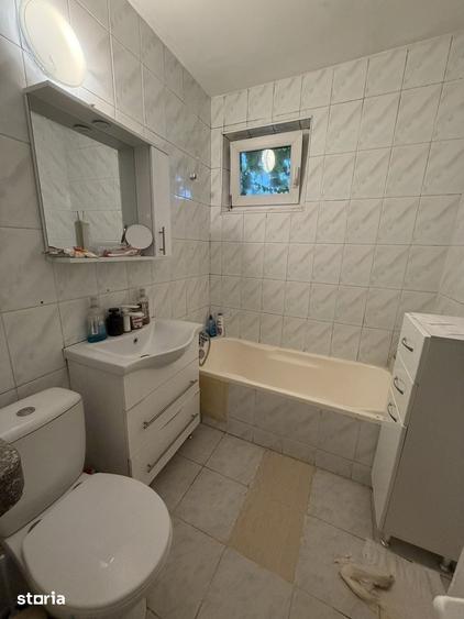 Apartament cu 3 camere semidecomandat în Gara de Nord