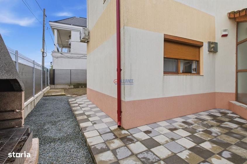 Casă cu 4 camere în Palazu Mare