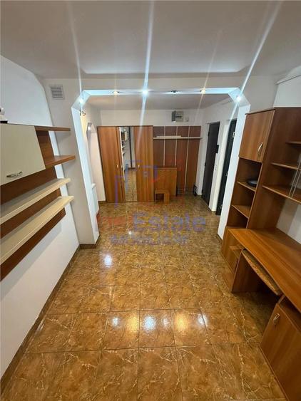 Apartament cu 2 camere decomandat în Filiași