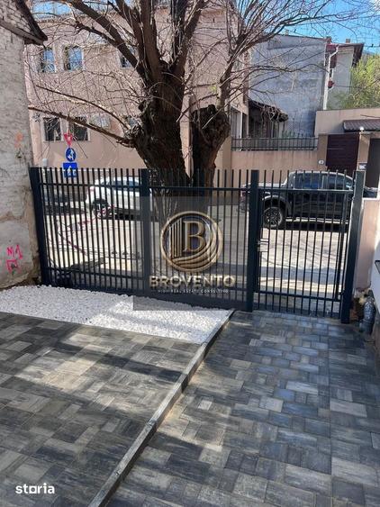 Casă cu 4 camere cu Teren 100 Mp în Grivița