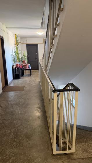 Apartament cu 4 camere decomandat în P-ța Muncii