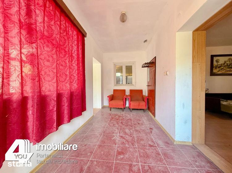 Casă cu 3 camere cu Teren 2114 Mp în Central