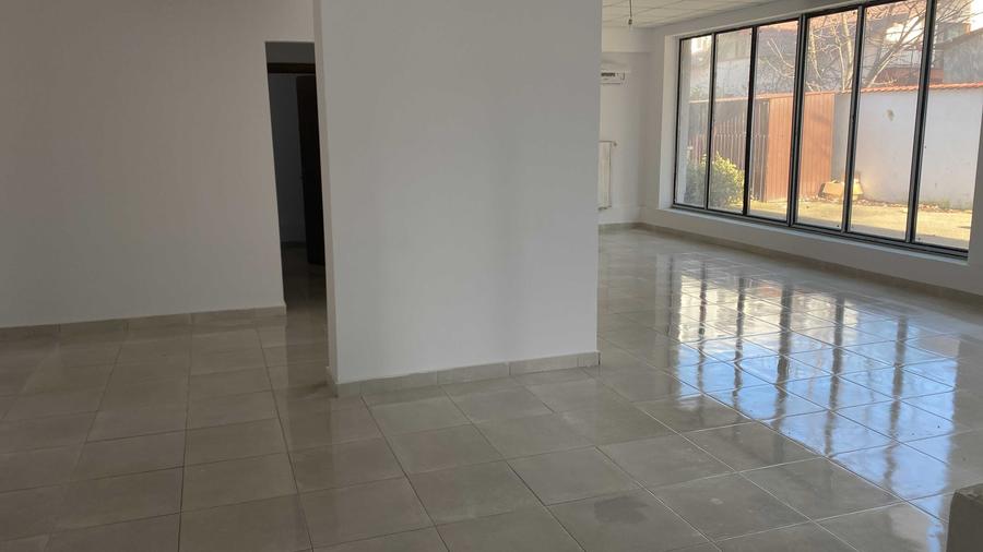 Spațiu comercial, de 72 mp, în Central