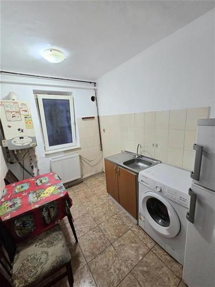 Apartament cu 2 camere semidecomandat în Tomis III