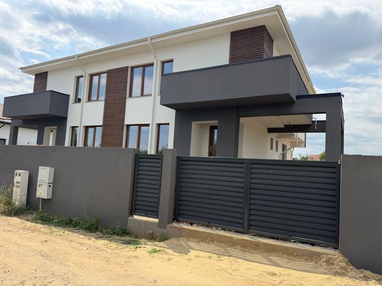 Duplex cu 4 camere cu Garaj în Păulești