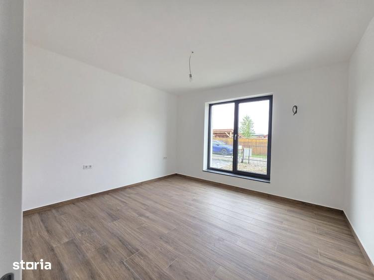 Casă cu 4 camere cu Teren 650 Mp în Cristian