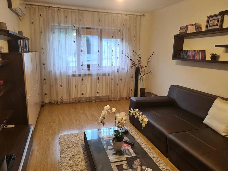 Apartament cu 3 camere decomandat în C5