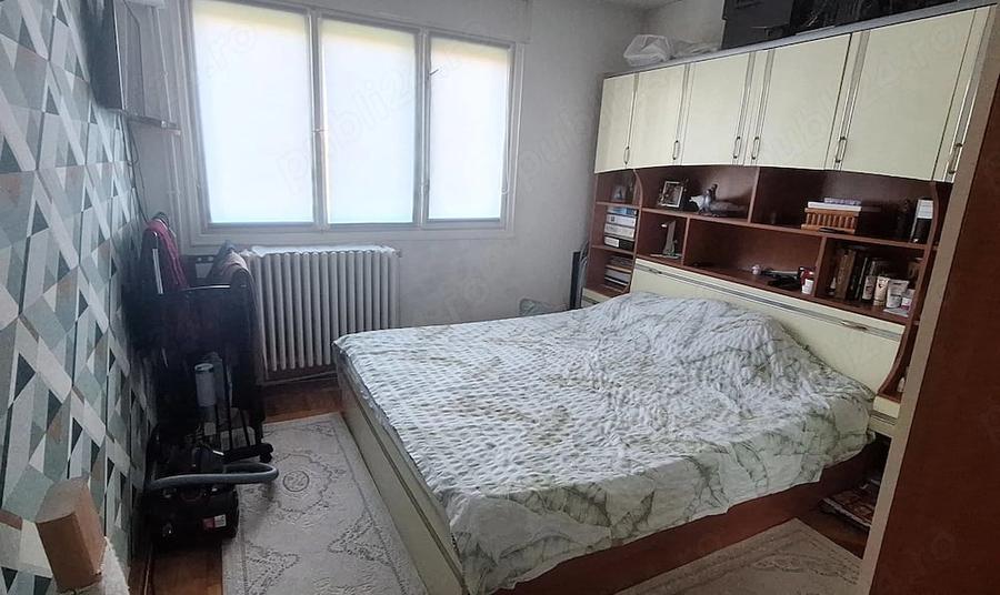 Apartament cu 3 camere semidecomandat în Central