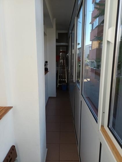 Apartament cu 3 camere semidecomandat în Basarab