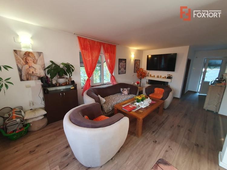 Casă individuală cu 4 camere cu Canalizare în Sânmihaiu Român