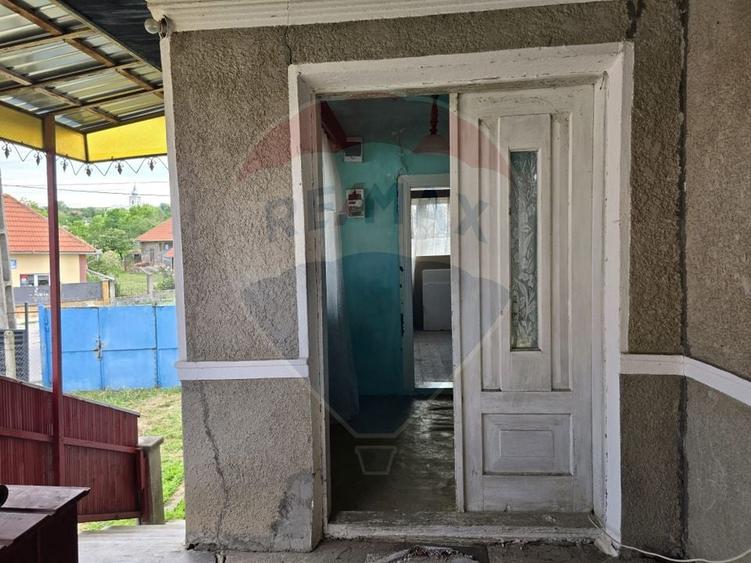 Casă individuală cu 3 camere cu Teren 1550 Mp în Ceanu Mic