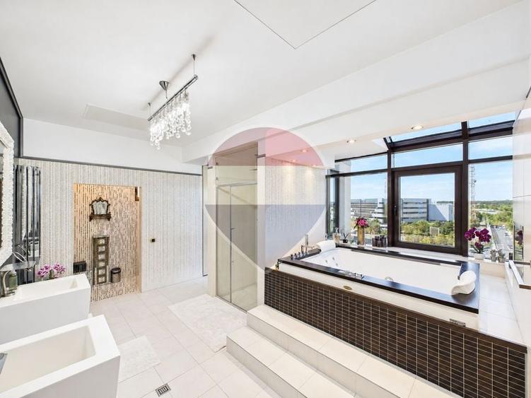 Penthouse cu 4 camere decomandat în Băneasa