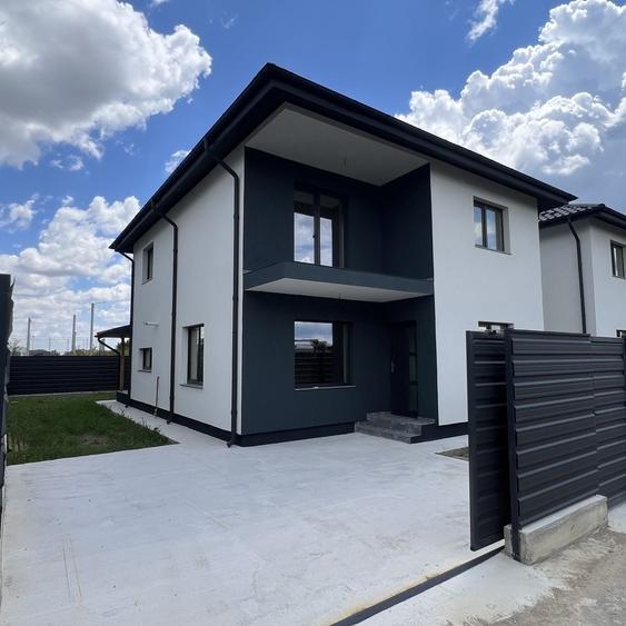 Casă cu 4 camere în Geamăna