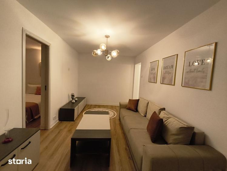 Apartament cu 3 camere semidecomandat în Casa de Cultură