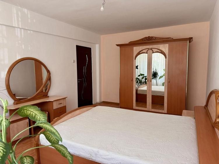 Apartament cu 3 camere decomandat în Decebal